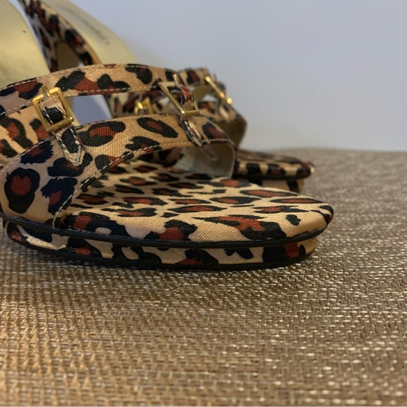 Frederick’s of Hollywood Animal Print Heels - Picture 9 of 12
